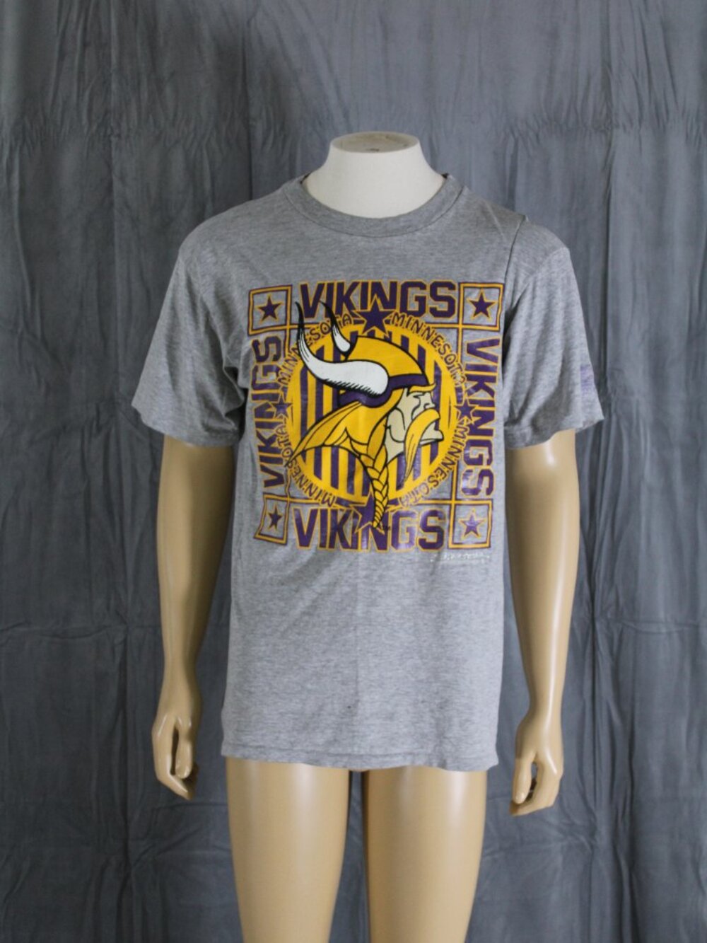 Minnesota Vikings Shirt (VTG) - Logo Graphic by Starter - Men's Large